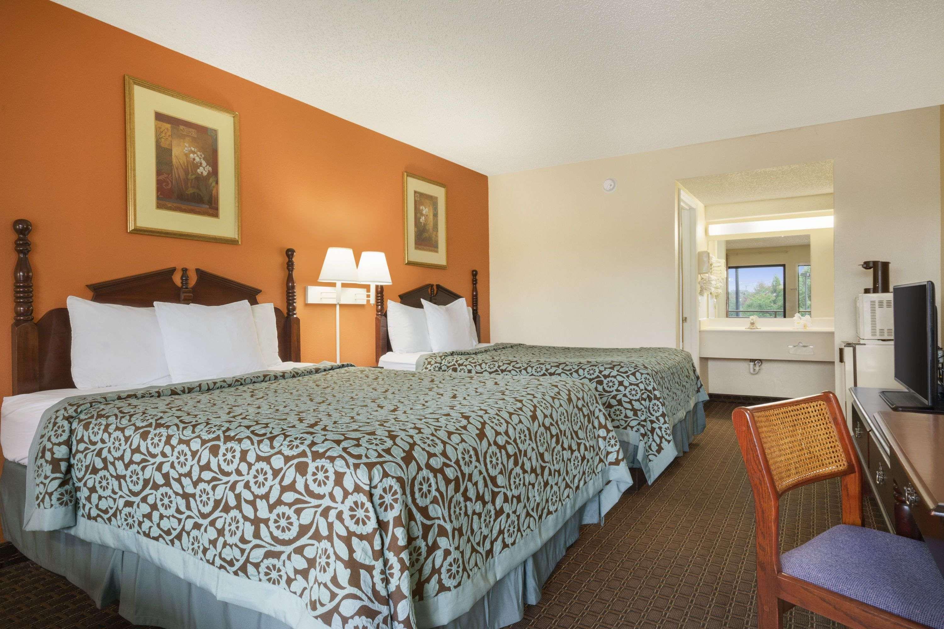 Days Inn By Wyndham Atlanta Stone Mountain Eksteriør bilde